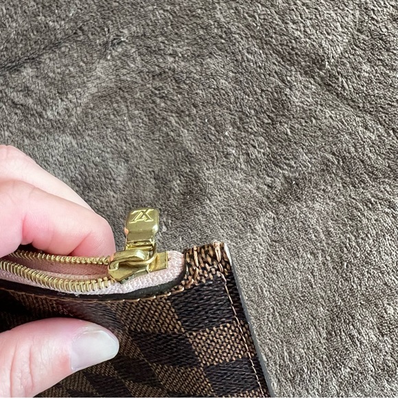 LOUIS VUITTON DAMIER EVENE NEVERFULL CLUTCH WRISTLET - Picture 14 of 16